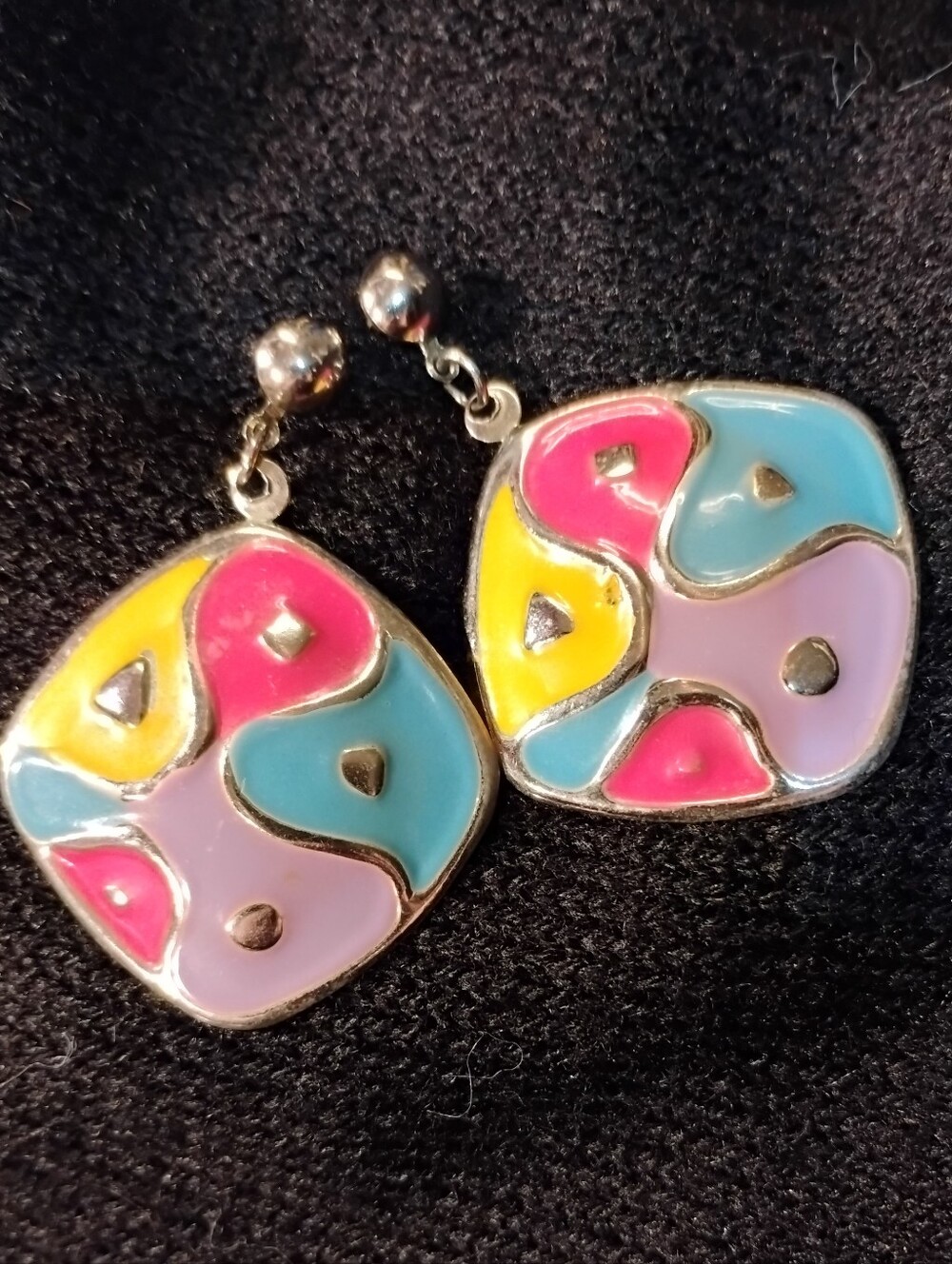 🎇4th Of July Sale🎇            2For $15. Dainty, Leaf Earrings. Plus More!!!